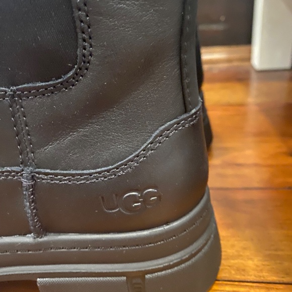 NEW IN BOX! UGG Ashton High Chelsea Boot - Picture 8 of 16